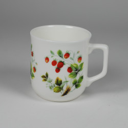 Cmielow mug - decoration Bloomin wild strawberries
