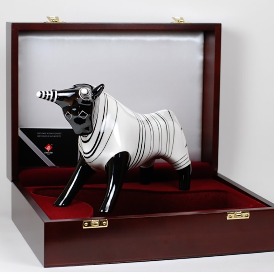 Wooden box for figurine Bull