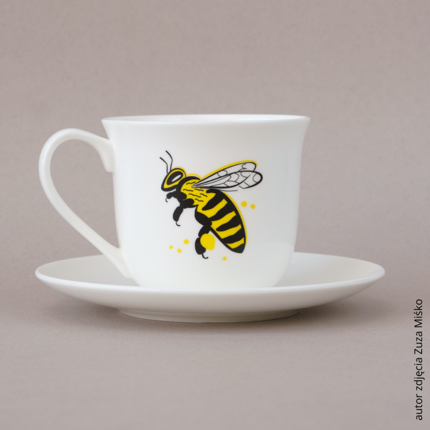 Lotos cup - decoration "Bee" by Zuza Miśko