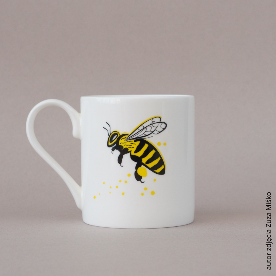 Anrtoni mug - decoration "Bee" by Zuza Miśko